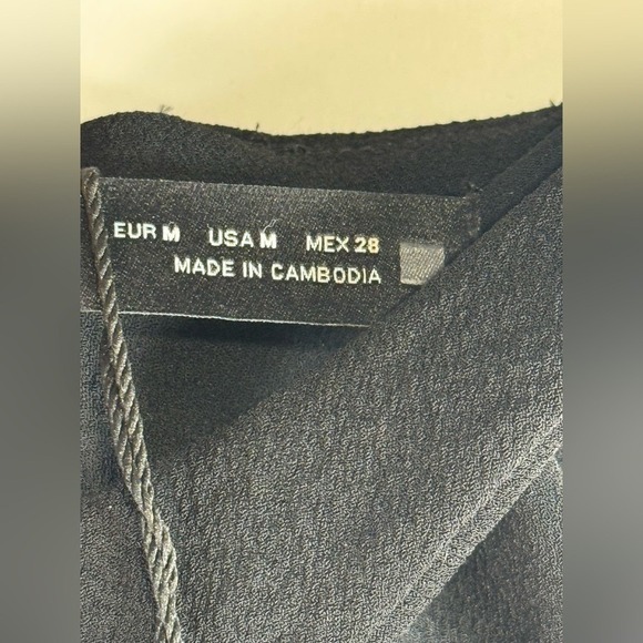 Zara Mini Dress Black Long‎ Sleeve Cut Out Gold Chain Detail Party Cocktail - Picture 8 of 9